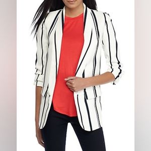 💕✨HOST PICK!!✨💕Striped White and Black Blazer Size 2X